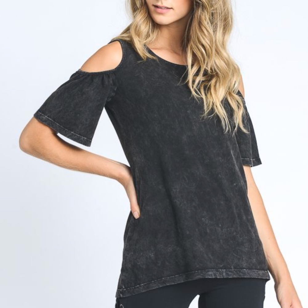 BELL SLEEVE COLD SHOULDER TOP